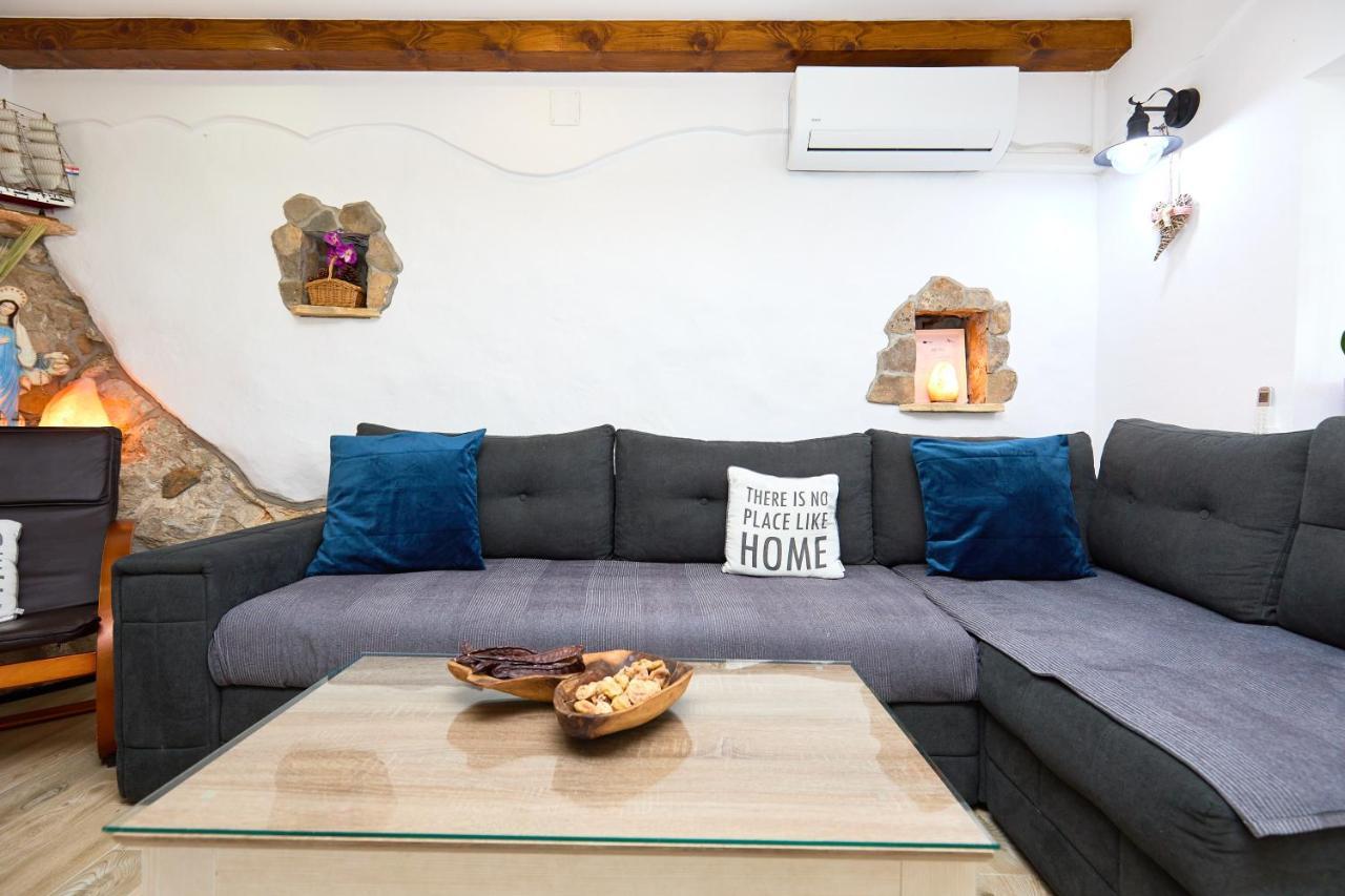 Stone House Biskup Apartment Babino Polje Ngoại thất bức ảnh